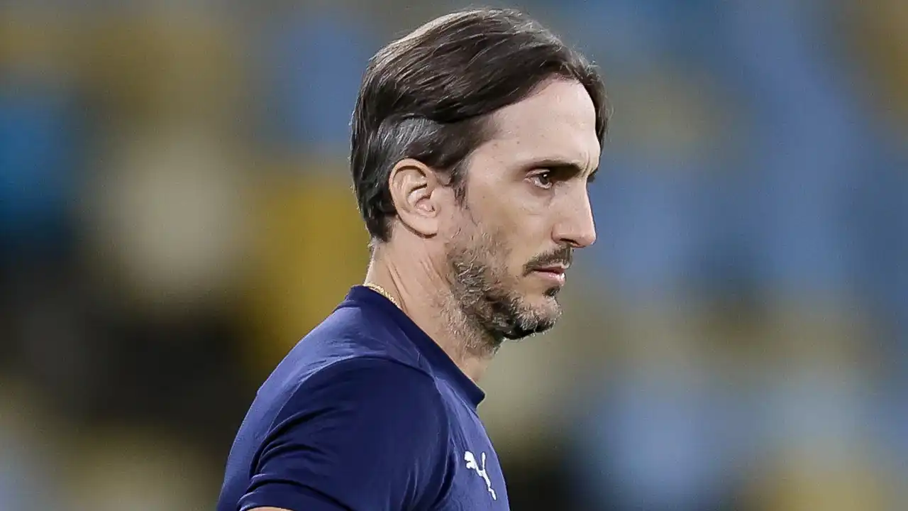 Torcida do Flu detona Zubeldía por substituições contra o Bolívar