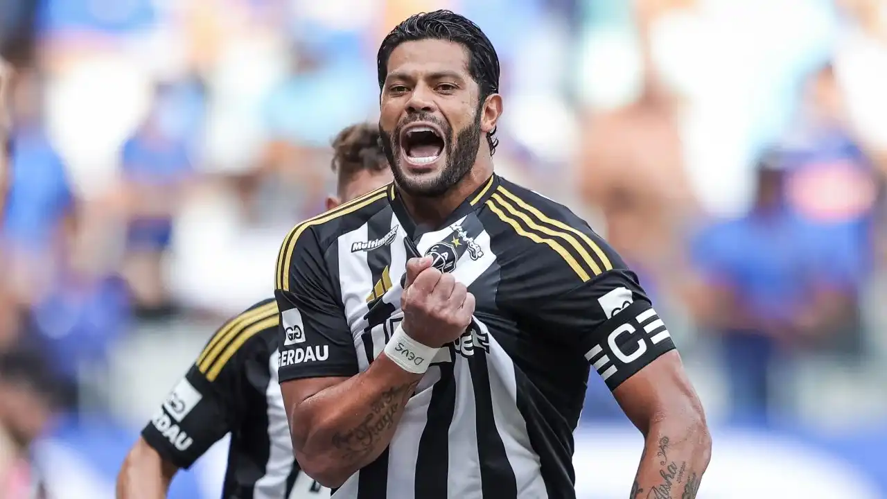 Hulk já assinou contrato com o Fluminense, diz jornalista