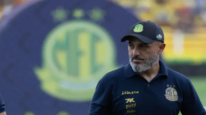 Veja a análise do técnico Rafael Guanaes após a vitória do Mirassol. Comandante paulista revelou que estudou caminhos para ferir o Fluminense no Brasileirão.