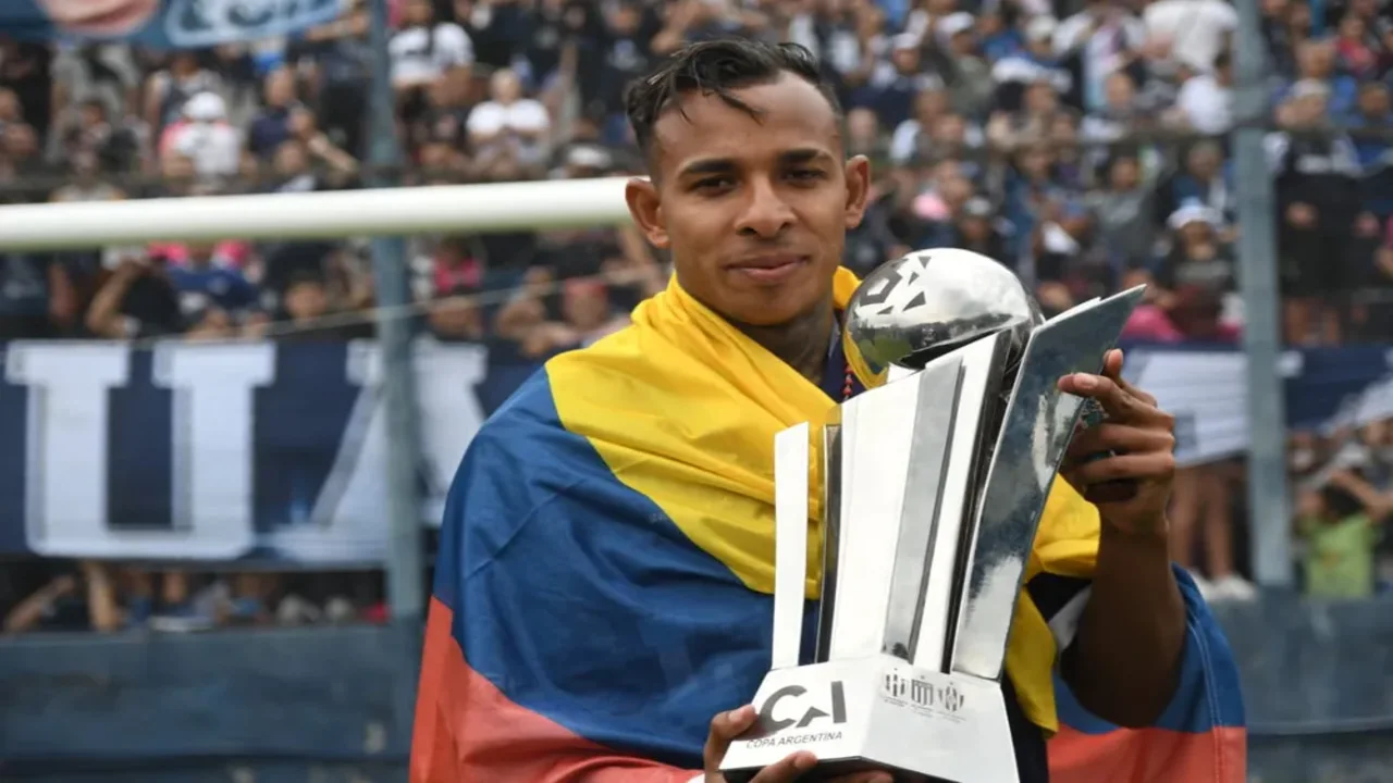 Sebastián Villa está confirmado no Independiente Rivadavia