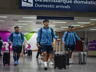 Bolivar desembarca no Rio e treinara no CT do Flamengo
