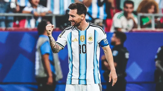 Messi marcou os três gols da vitória da Argentina sobre a Argélia