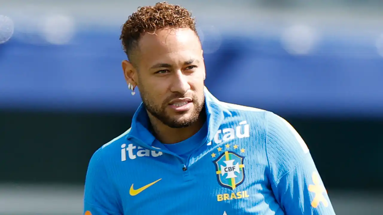 Neymar vai seguir com o Brasil até o fim do Mundial