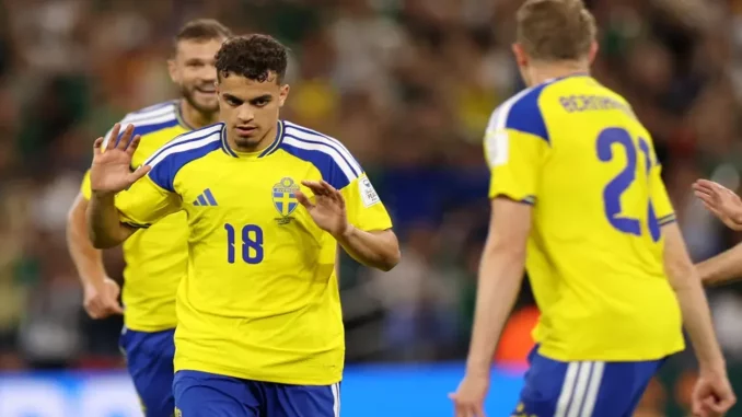 Suécia goleia a Tunísia por 5 a 1 na Copa do Mundo de 2026. Em crônica de bastidor, Vinicius Toledo destaca a história do atacante Yasin Ayari.