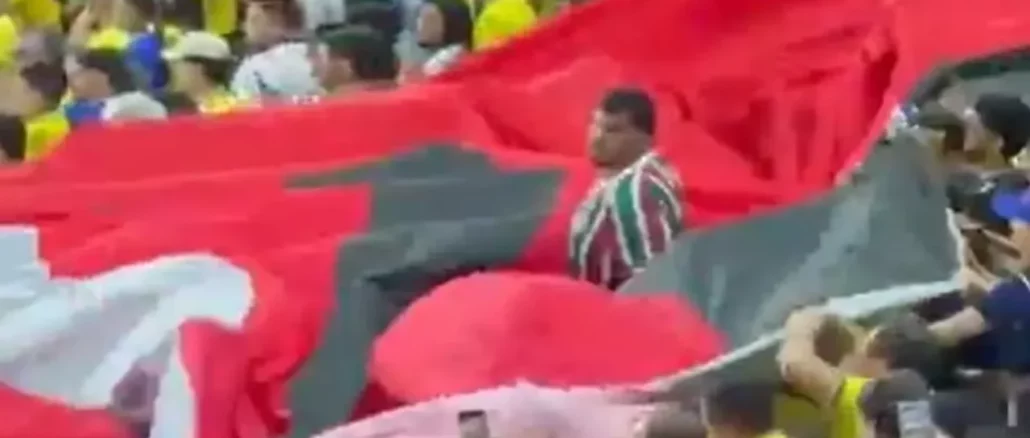 Confira as últimas notícias do Fluminense. Veja a opinião sobre como um torcedor do Fluminense peitou a falta de respeito no Maracanã em jogo da Seleção Brasileira.