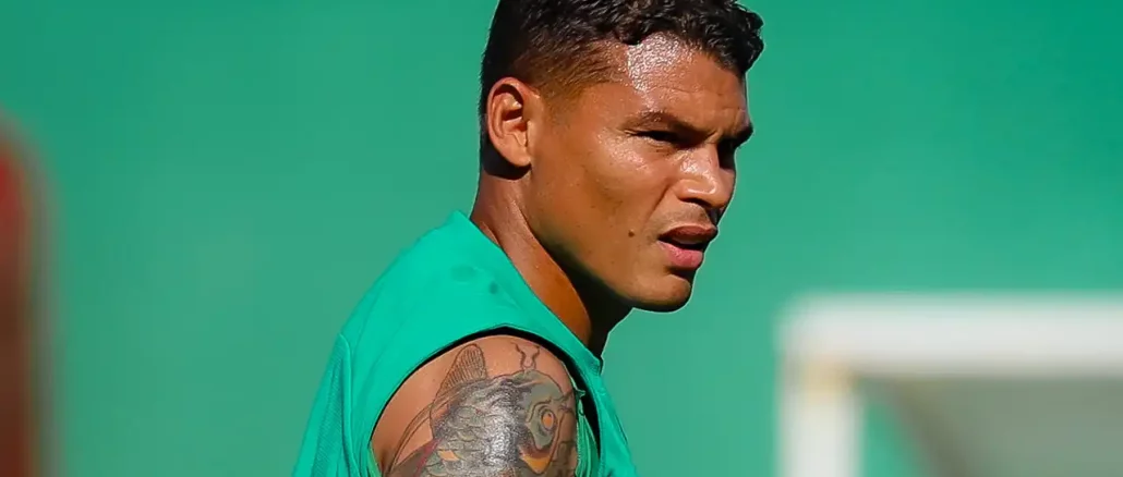 Thiago Silva voltou a treinar com bola no CT Carlos Castilho