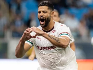 Fluminense cedeu o empate ao Grêmio no fim da partida