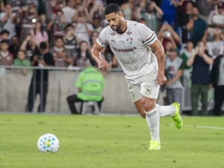 Hulk marcou o seu primeiro gol com a camisa do Fluminense