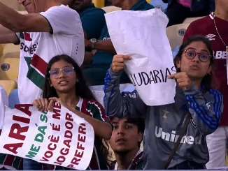 Torcedoras do Fluminense viralizaram ao provocar Jhon Arias