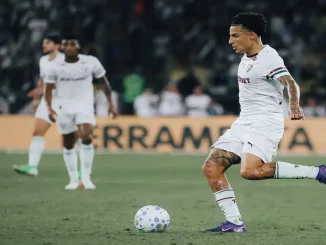 Guilherme Arana em ação pelo Fluminense