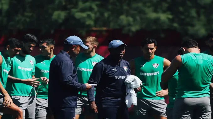 Vinicius Toledo analisa a preservação de titulares contra o Athletico-PR e crava: decisão da comissão técnica é correta. Vem ler!