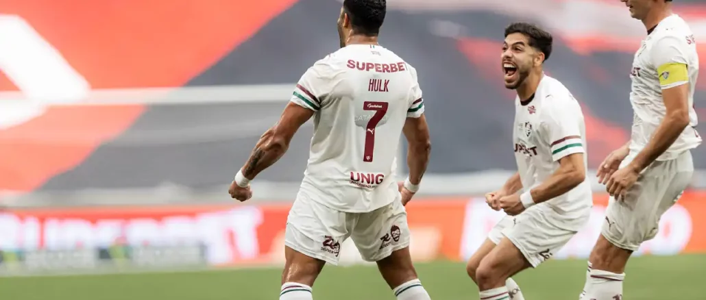 Hulk marcou o primeiro gol do Fluminense contra o Athletico-PR