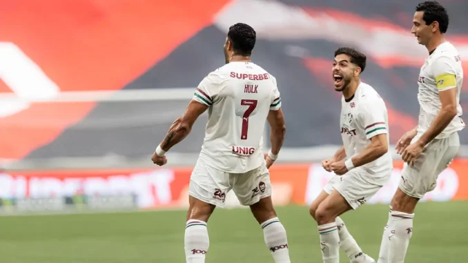Hulk marcou o primeiro gol do Fluminense contra o Athletico-PR