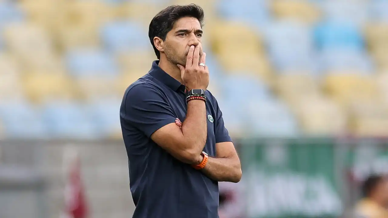 Abel Ferreira tentou culpar o gramado do Maracanã após a derrota para o Fluminense