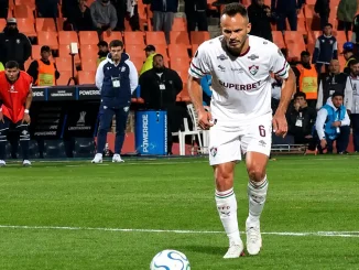 Renê assustou os torcedores do Fluminense com cobrança de pênalti contra o Rivadavia