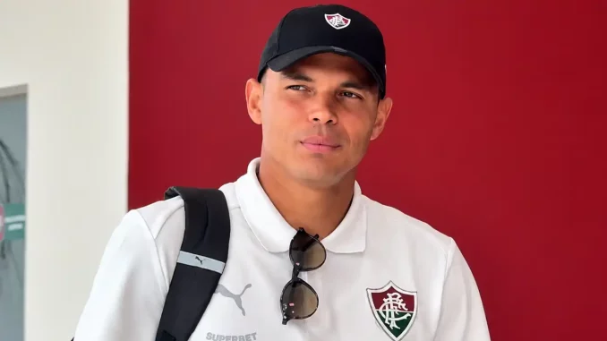 Thiago Silva viajou com a delegação do Fluminense para enfrentar o Athletico-PR