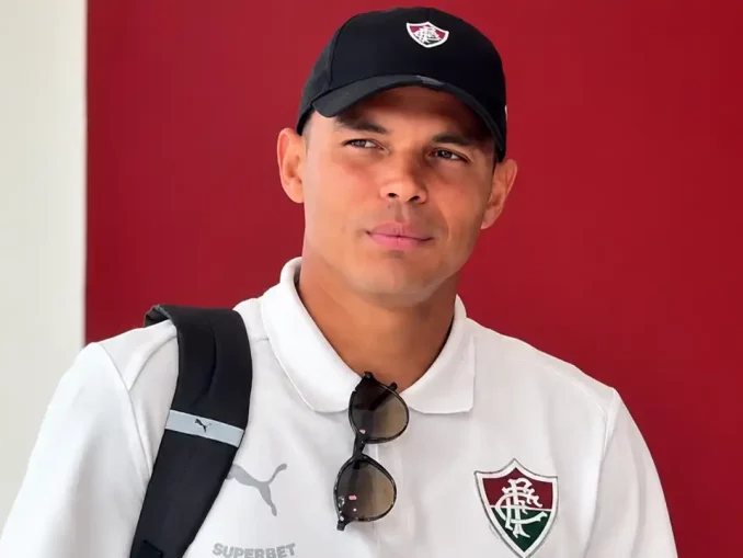 Thiago Silva viajou com a delegação do Fluminense para enfrentar o Athletico-PR