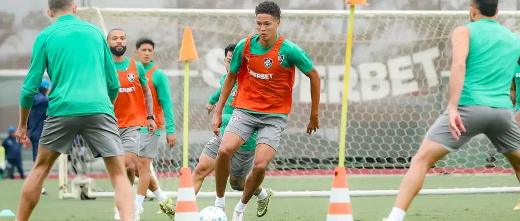 Sete Moleques de Xerém treinaram com o elenco profissional do Fluminense