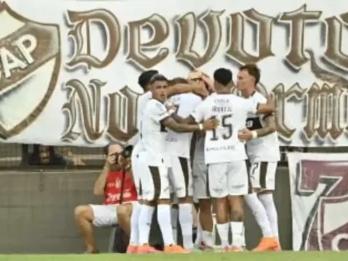 Próximo rival do Fluminense, Platense decide vaga na Copa Argentina