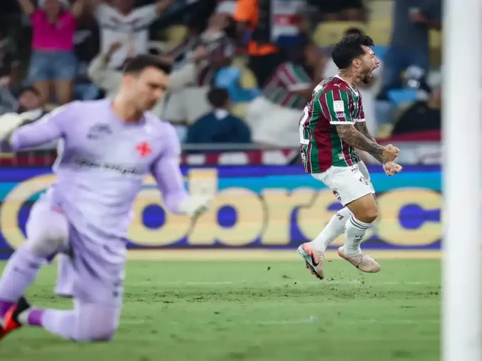 Vinicius Toledo abre o jogo sobre a vitória no clássico, critica a arbitragem e projeta a Libertadores. Leia agora!