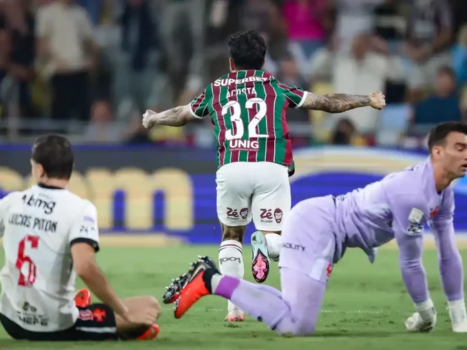 "É o destino...": leia a crônica de Lindinor Larangeira sobre a vitória no clássico e as críticas à arbitragem.