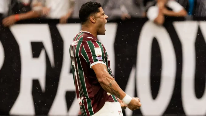Hulk marcou pelo Fluminense contra o Corinthians