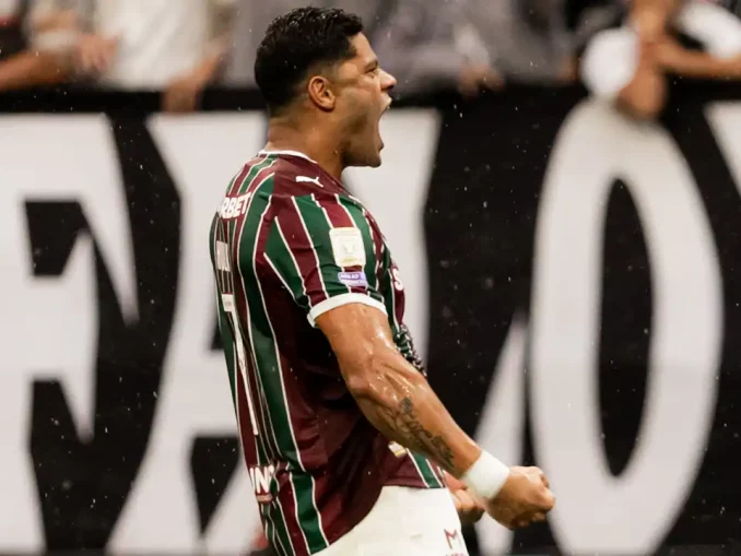 Hulk marcou pelo Fluminense contra o Corinthians