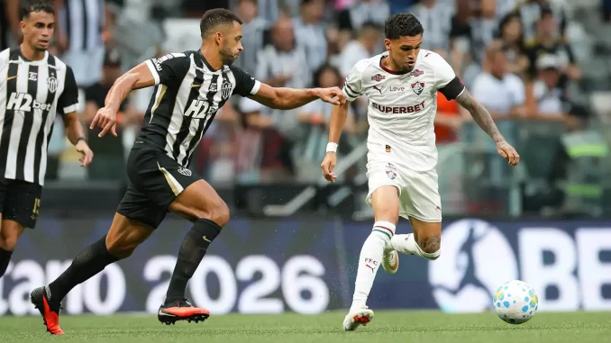 Riquelme Felipe ganhou elogios de Marcão após atuação contra o Atlético-MG