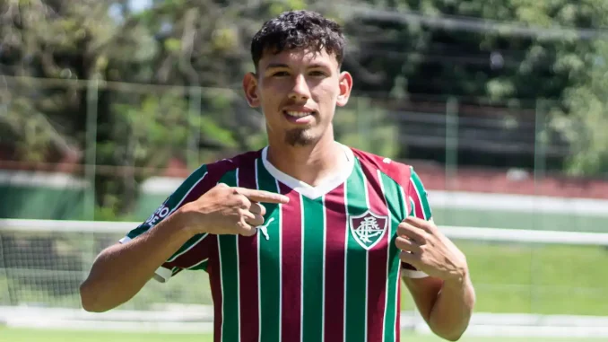 Carlos Areco foi anunciado pelo Fluminense