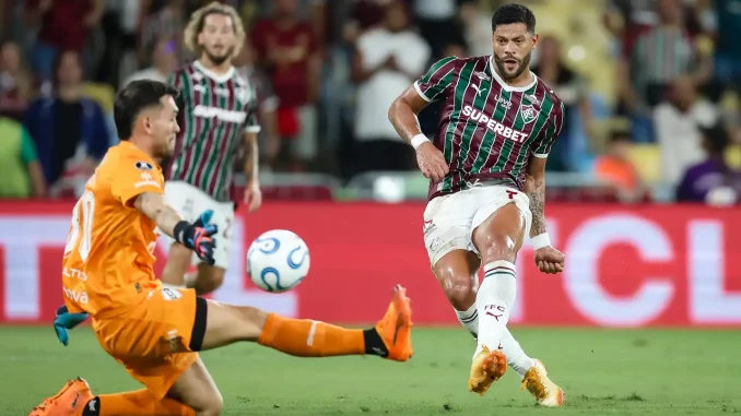 Hulk fez o segundo gol do Fluminense contra o Platense
