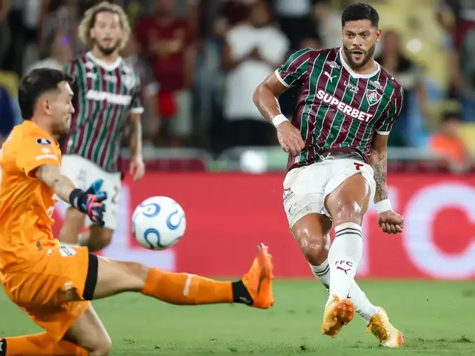 Hulk fez o segundo gol do Fluminense contra o Platense