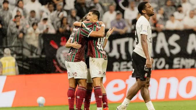 Serna fez o terceiro gol do Fluminense contra o Corinthians