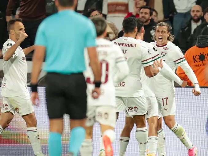 Fluminense perdeu para o Platense, mas avançou no placar agregado