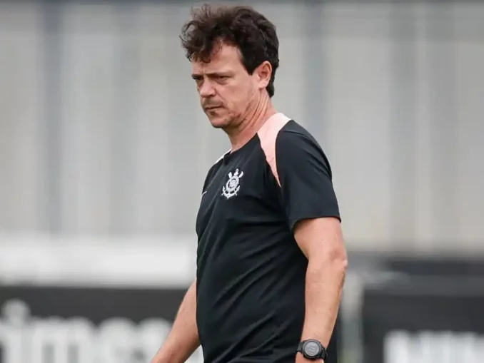 Fernando Diniz deve escalar o Corinthians com mudanças contra o Fluminense