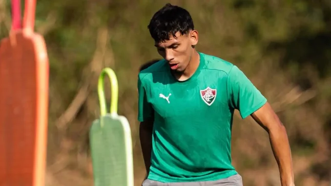 Carlos Areco chega ao Fluminense em definitivo