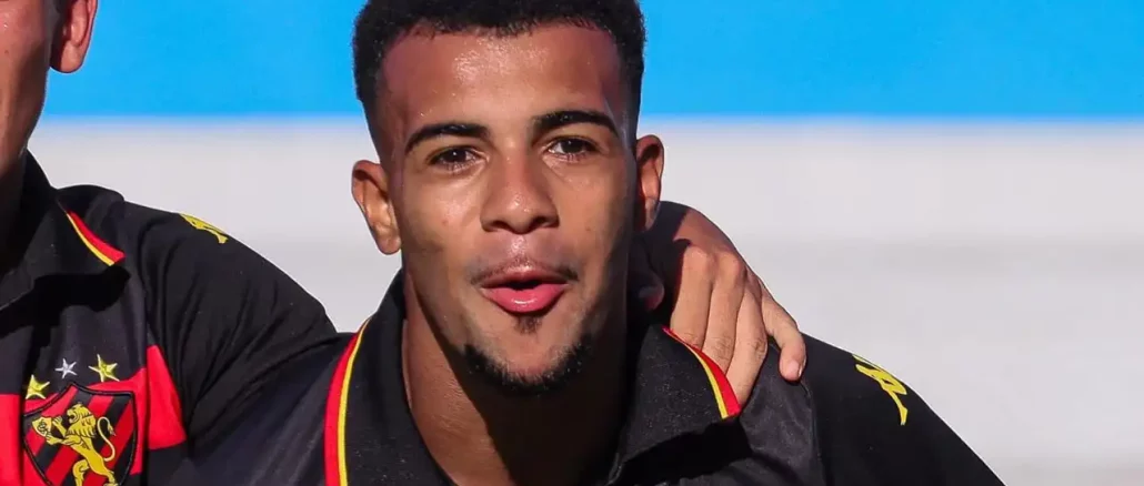Arthur segue na mira do Fluminense