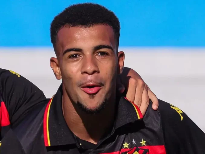 Arthur segue na mira do Fluminense