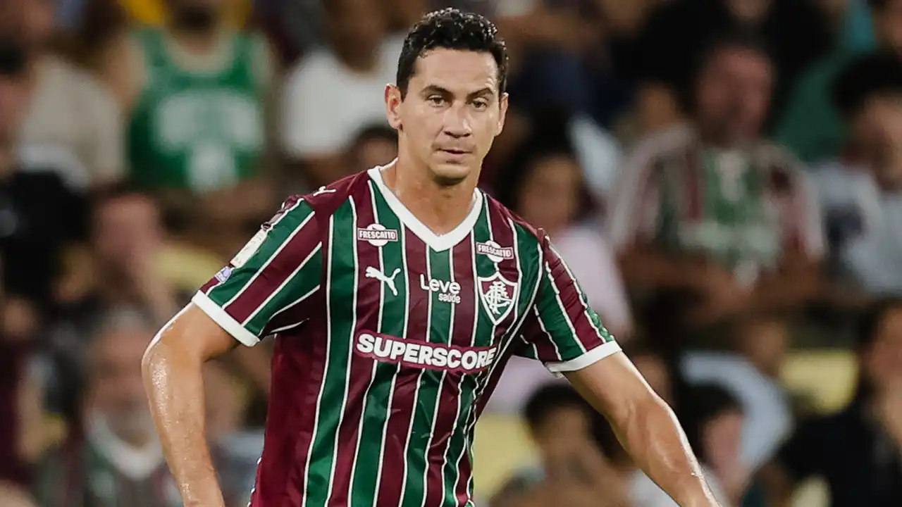 Confira a coluna de Lindinor Larangeira sobre a vitória do Fluminense sobre o Internacional. Críticas à arbitragem, atuação do time e escalações.