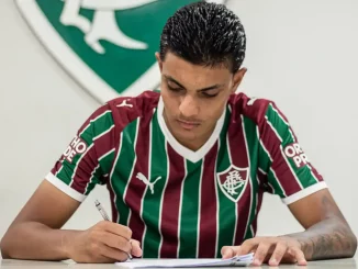 Fluminense anunciou a contratação do zagueiro Aquilles