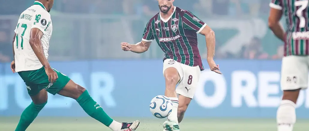 Martinelli sentiu dores no joelho e foi substituído no intervalo do jogo contra o Palmeiras