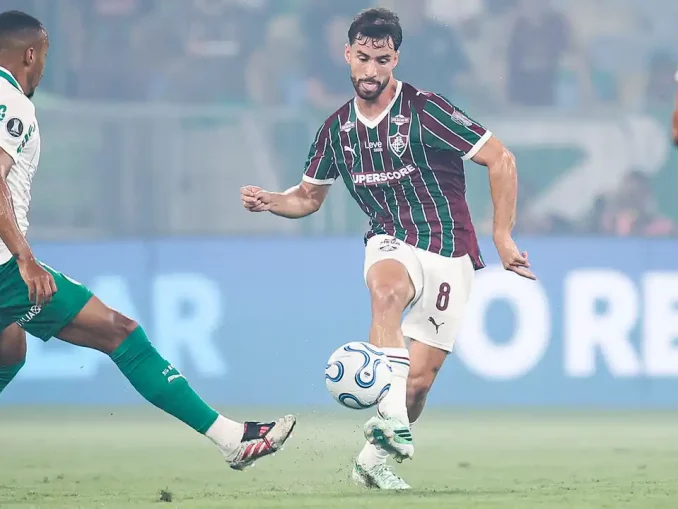 Martinelli sentiu dores no joelho e foi substituído no intervalo do jogo contra o Palmeiras